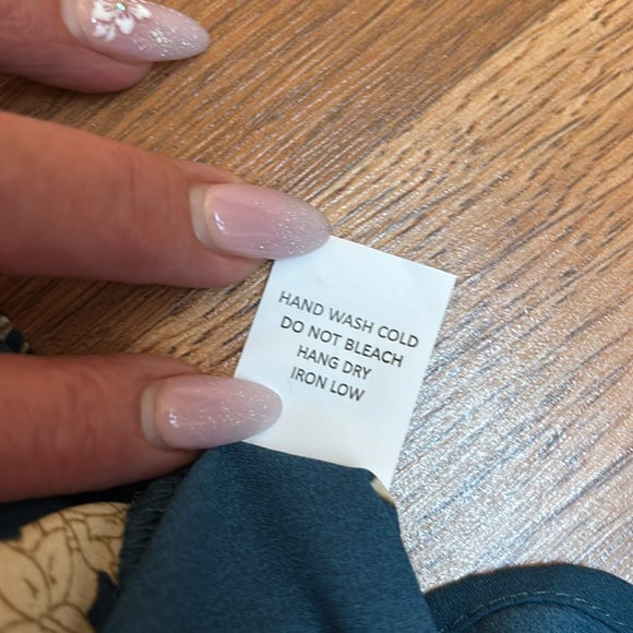 Sienna Sky dark and cream floral teal short flutter sleeve peplum blouse. Size L - Picture 13 of 17